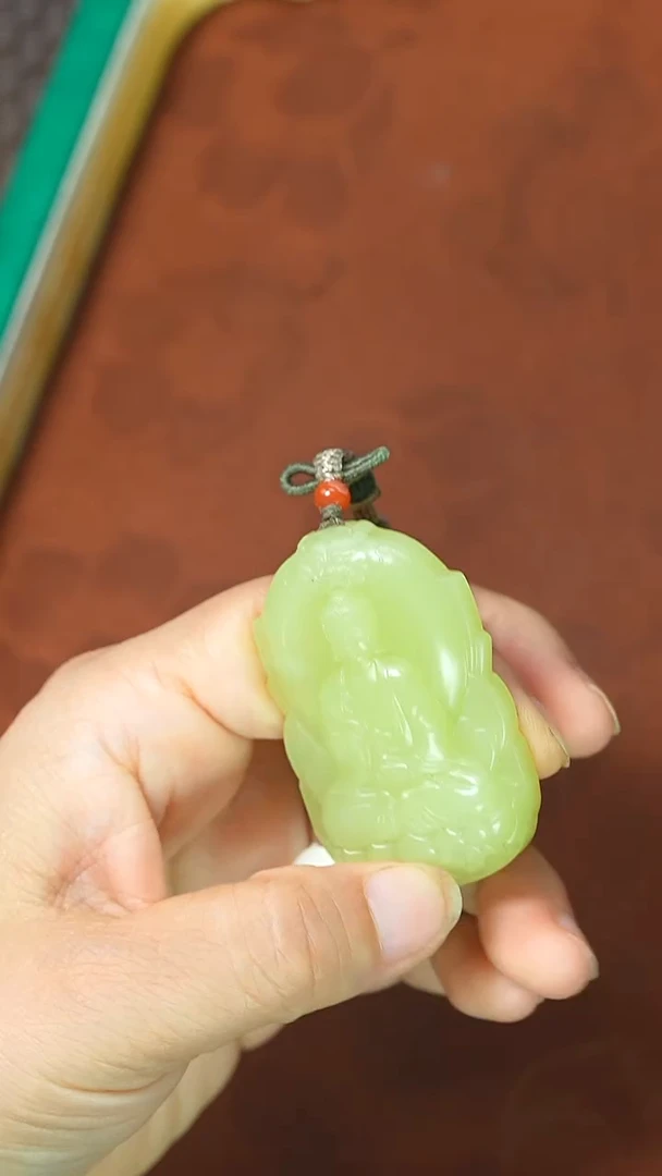 颈饰未镶嵌和田玉吊坠