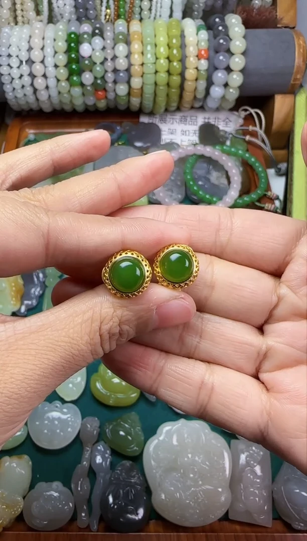 【闪购商品】和田玉无银S925镶嵌耳钉一对