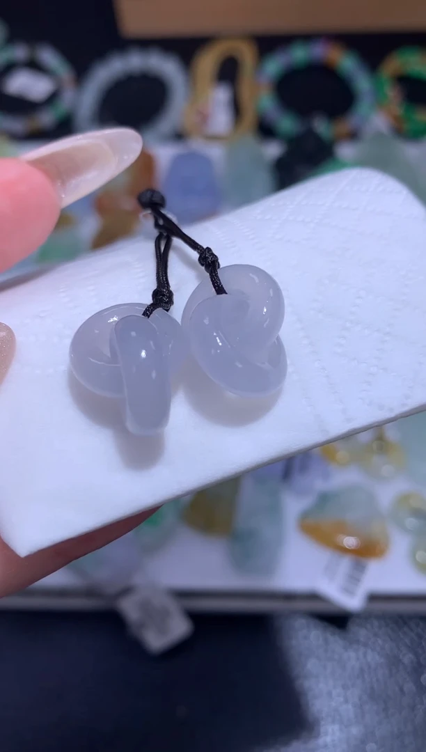 未镶嵌定制翡翠环环相扣