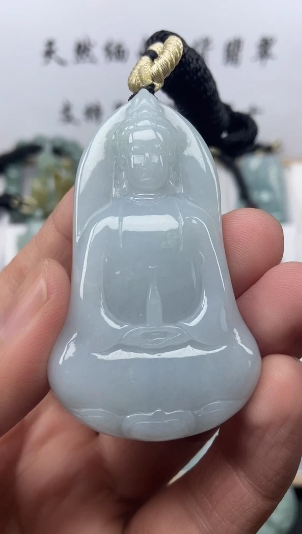 颈饰未镶嵌翡翠素衣观音