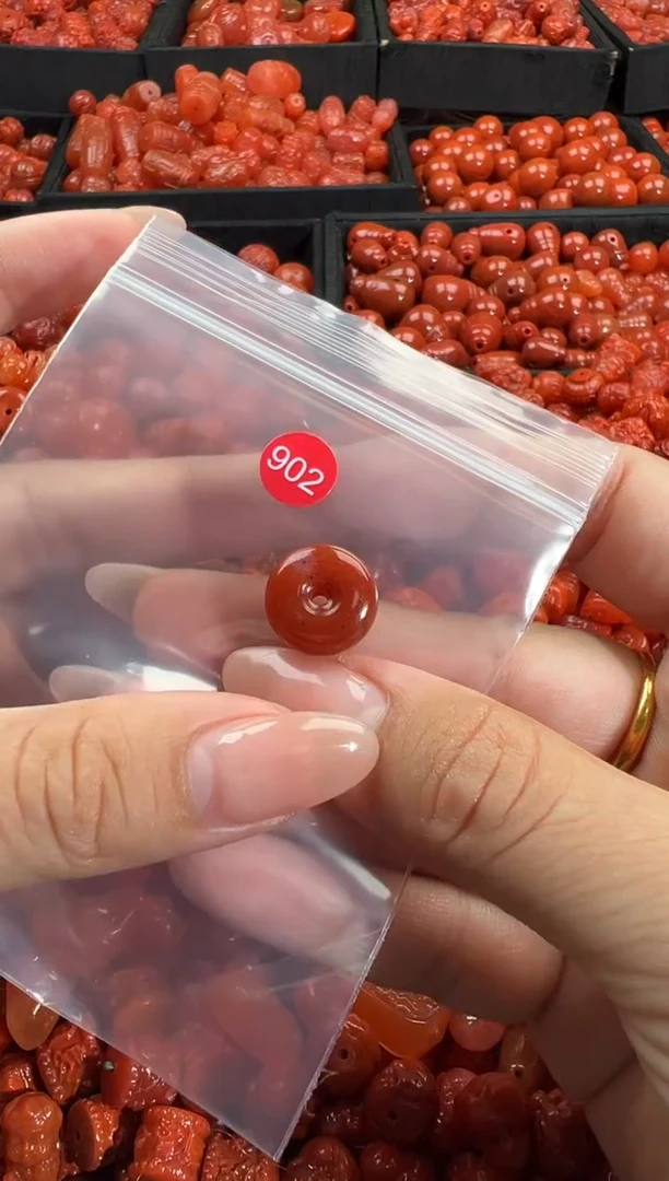 颈饰未镶嵌南红玛瑙1