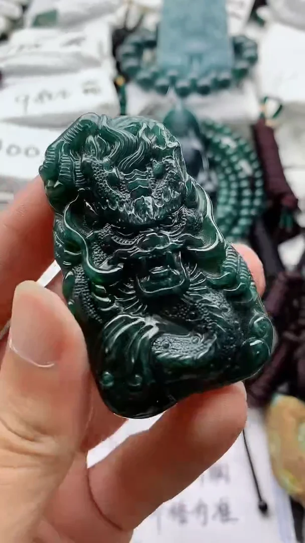 翡翠未镶嵌颈饰888888888888