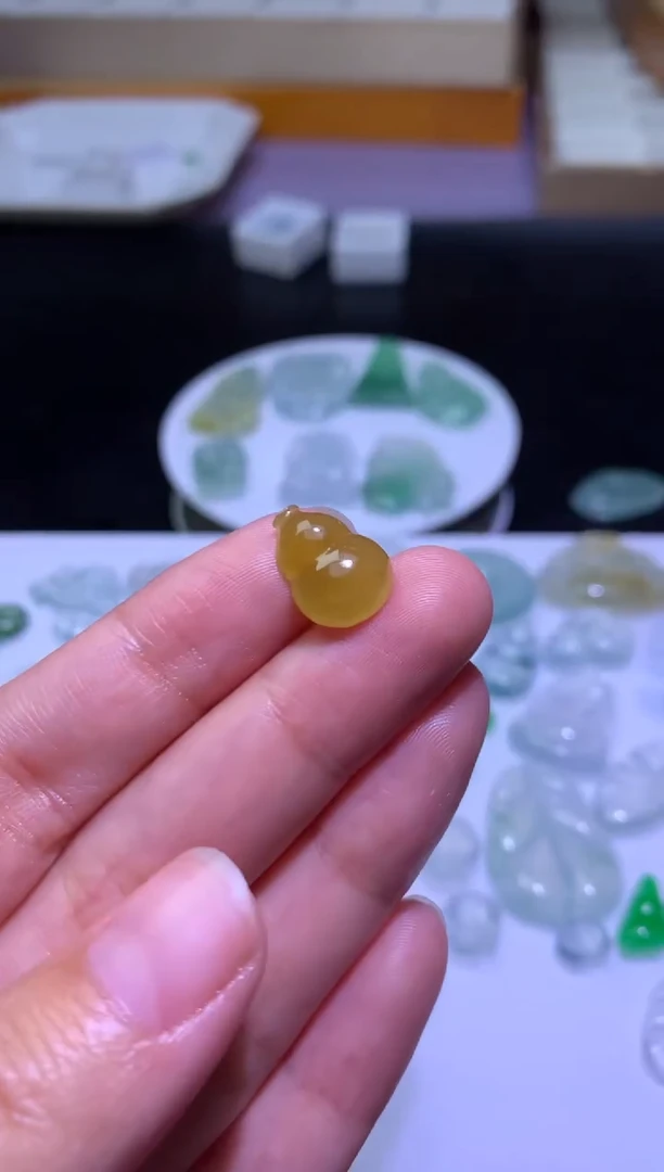 未镶嵌定制翡翠毛货