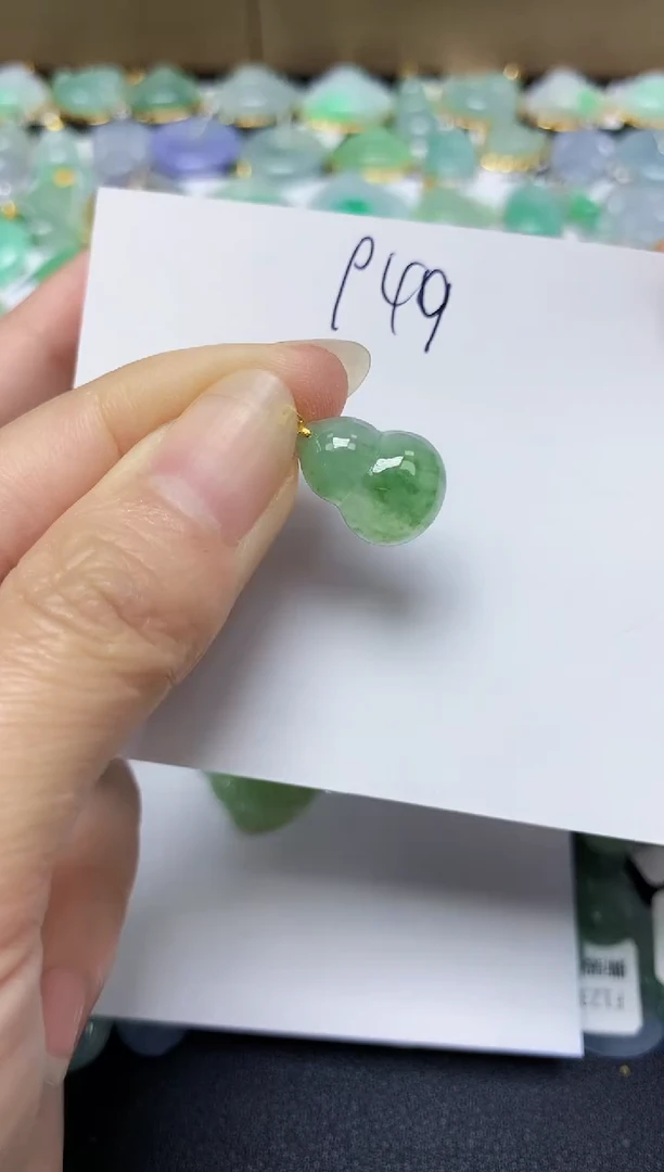 翡翠未镶嵌颈饰 天然翡翠A货