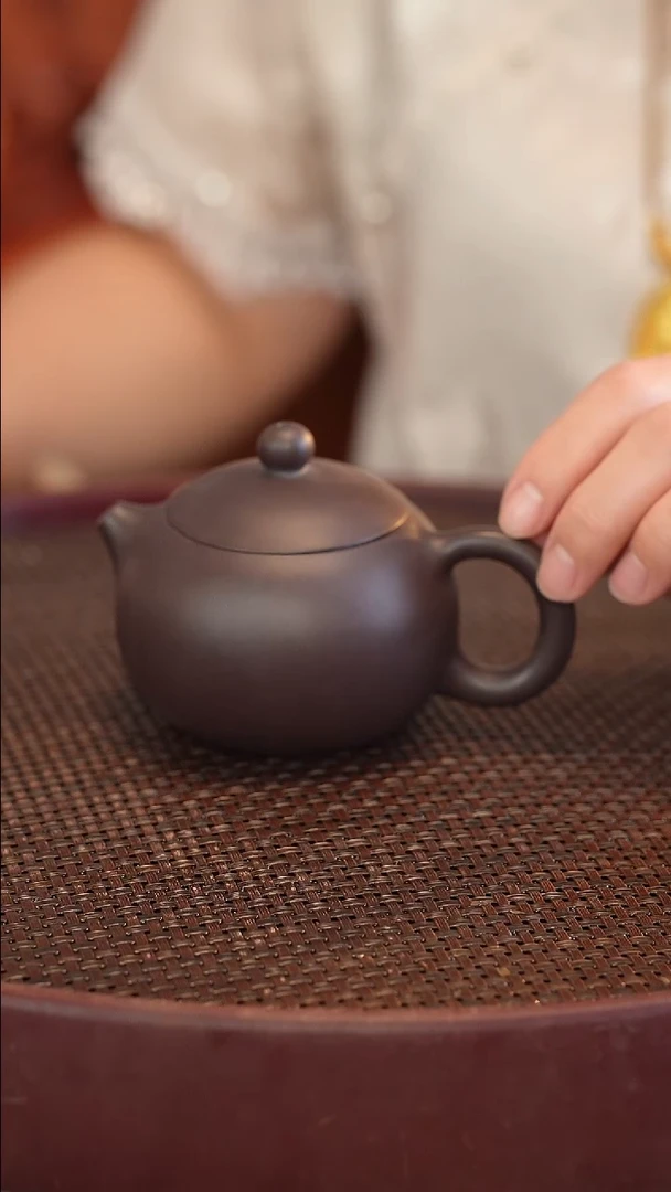 茶壶紫砂紫茄泥 半手工 西施 190cc