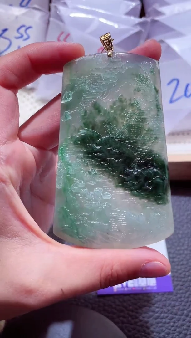 颈饰18K金镶嵌翡翠00000218