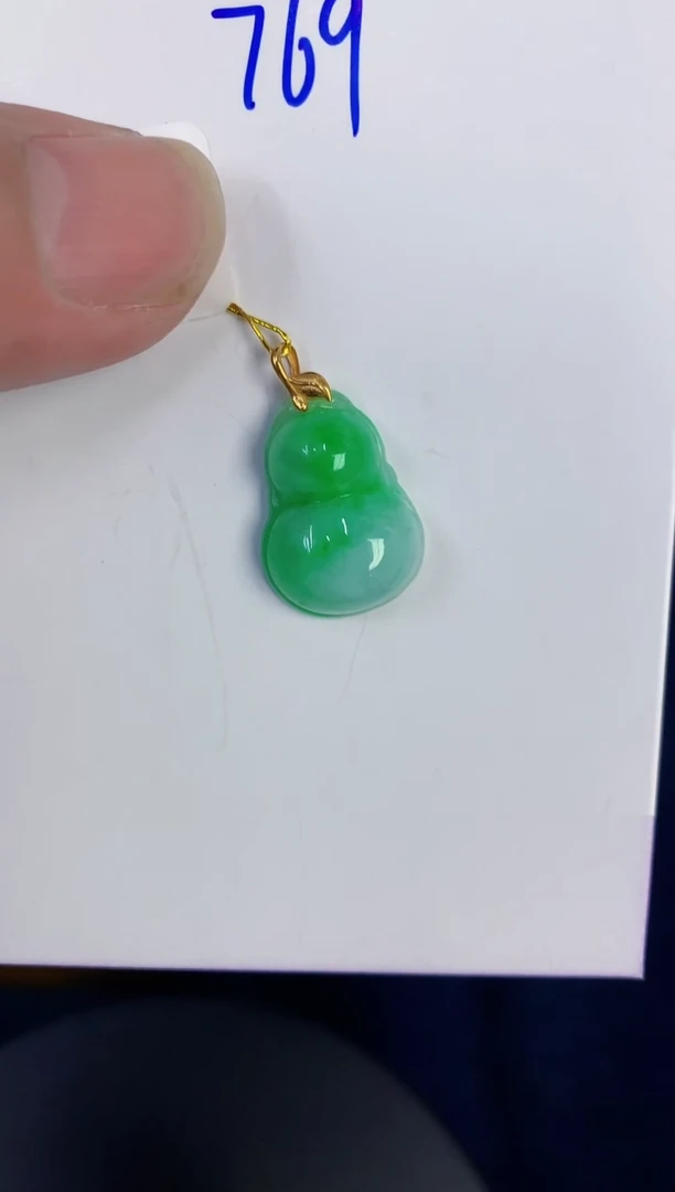 颈饰18K金镶嵌翡翠缅甸天然翡翠A货