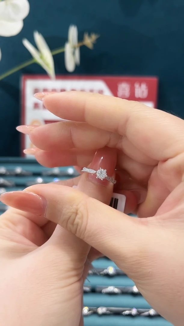 铂Pt950镶嵌戒托钻石50+10分fgsi/13圈