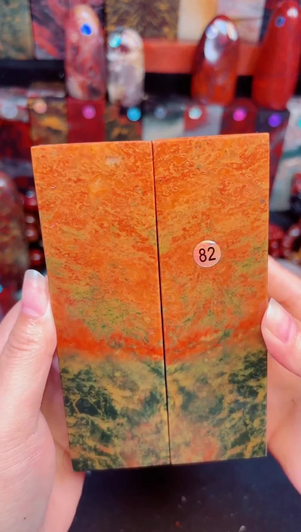玉桂林鸡血玉印章摆件82