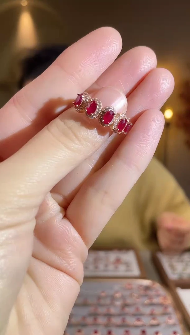 银S925镶嵌手饰红宝石手饰