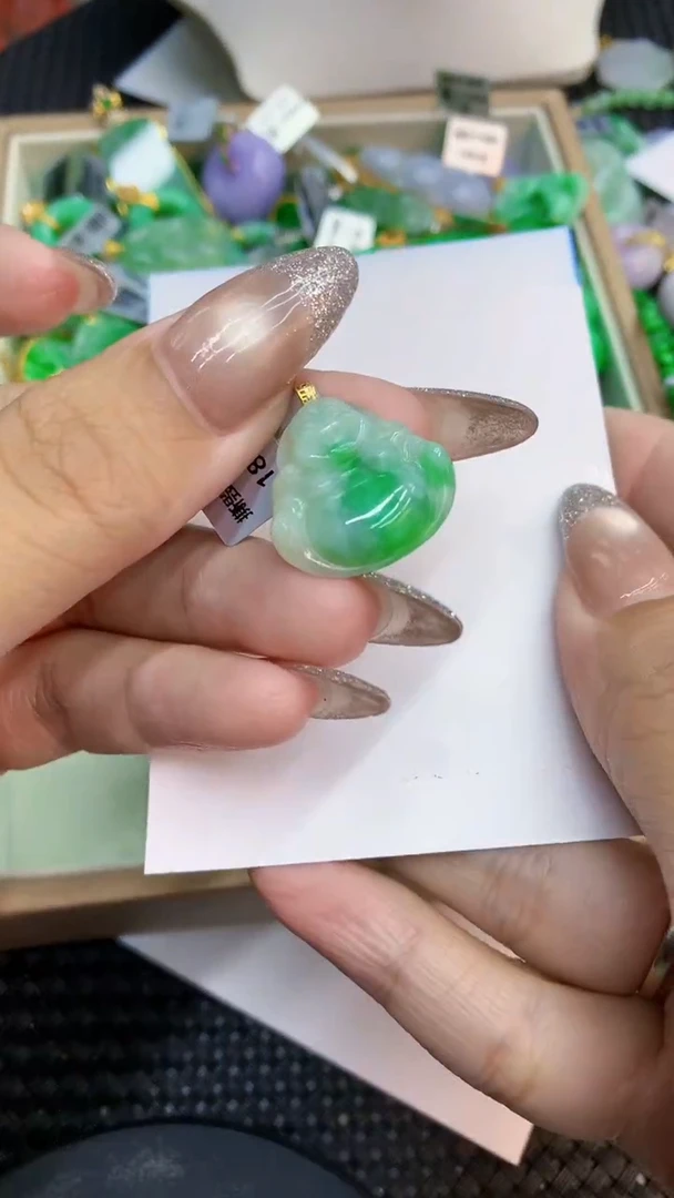 颈饰未镶嵌翡翠1