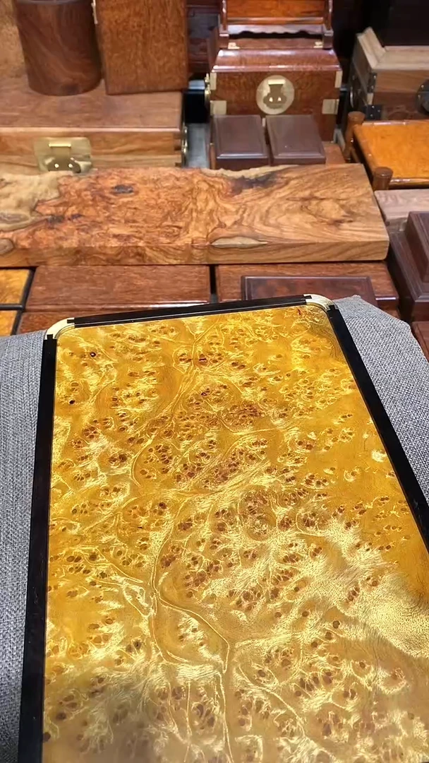 香樟木黄金樟茶盘一个