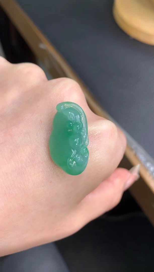 未镶嵌定制翡翠如意