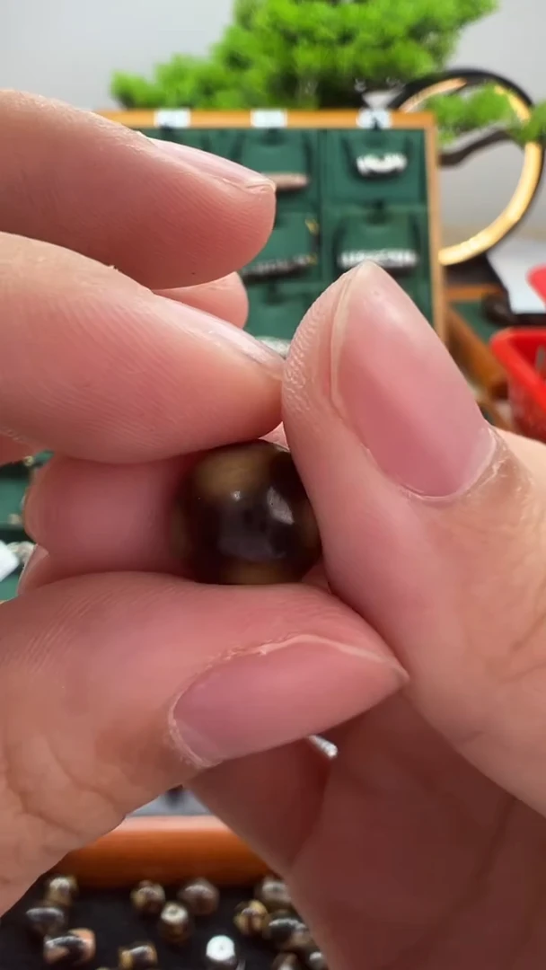 玛瑙/玉髓（覆膜）颈饰未镶嵌16.（微瑕随机发货）