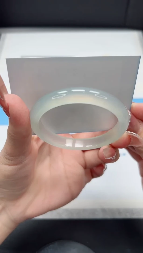 【闪购商品】石英质玉手镯未镶嵌11/55.2晴水