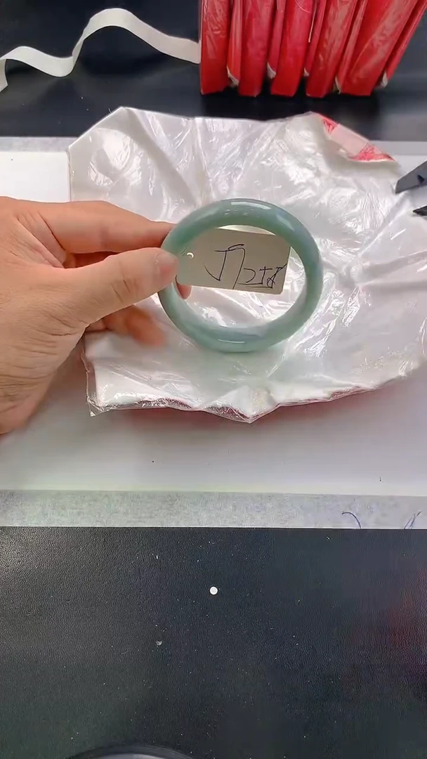 未镶嵌手镯翡翠256