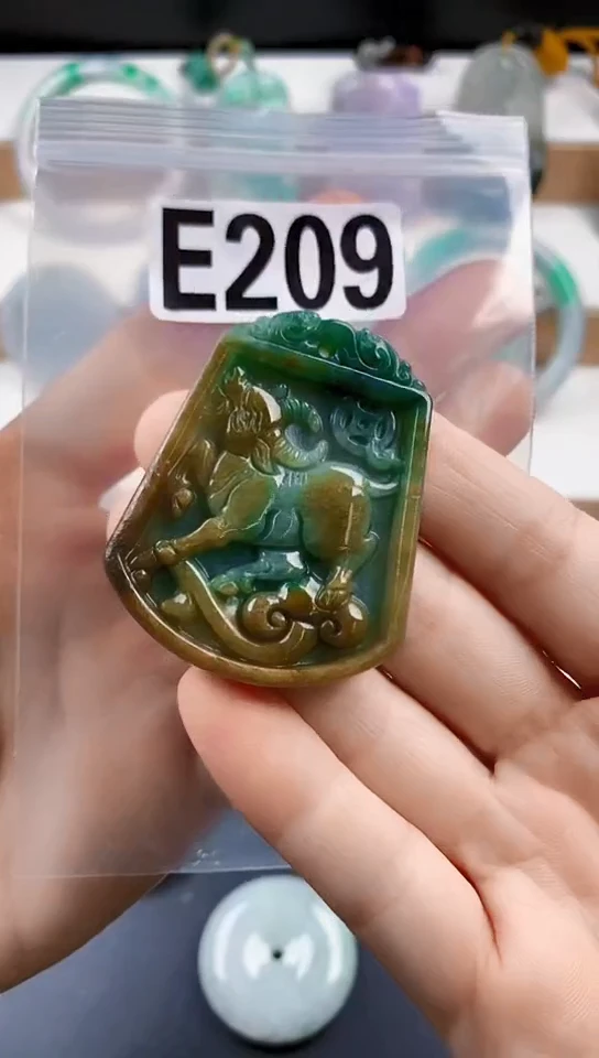 颈饰未镶嵌翡翠芳天然翡翠吊坠挂饰