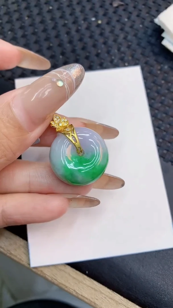 颈饰未镶嵌翡翠1
