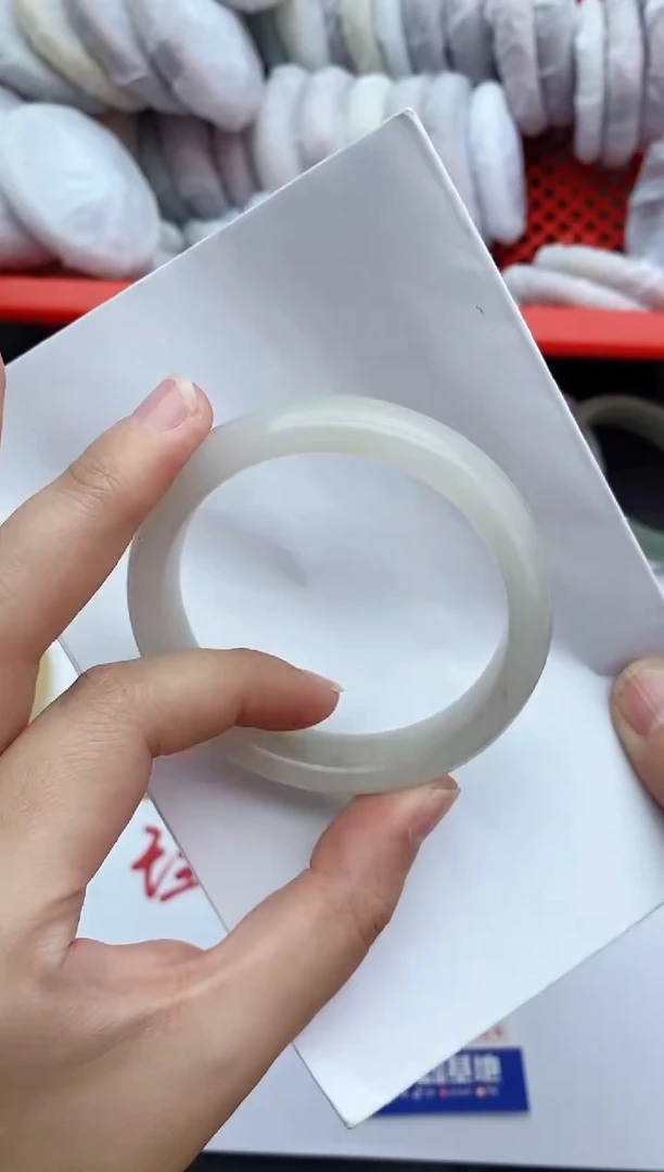 未镶嵌手镯石英质玉瑕疵246+54/55