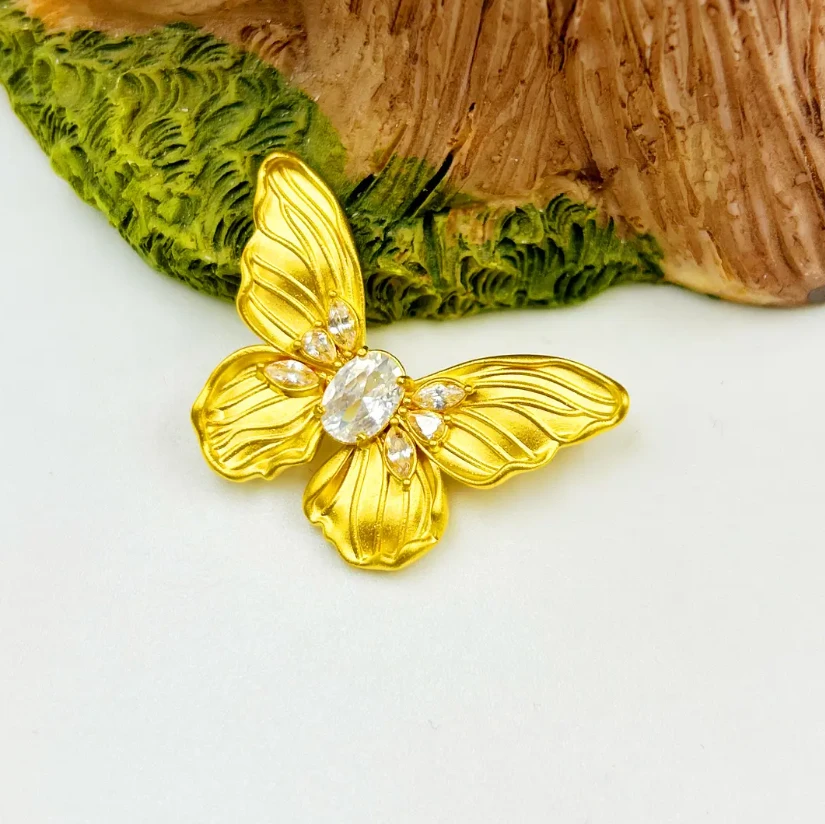 镶嵌金蝴蝶吊坠古法点钻拉丝吊坠足金999 （司凤同款）多退少补