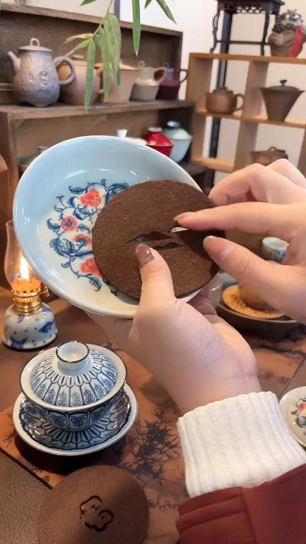 【闪购商品】其他青花釉里红牡丹壶承+毛毡垫