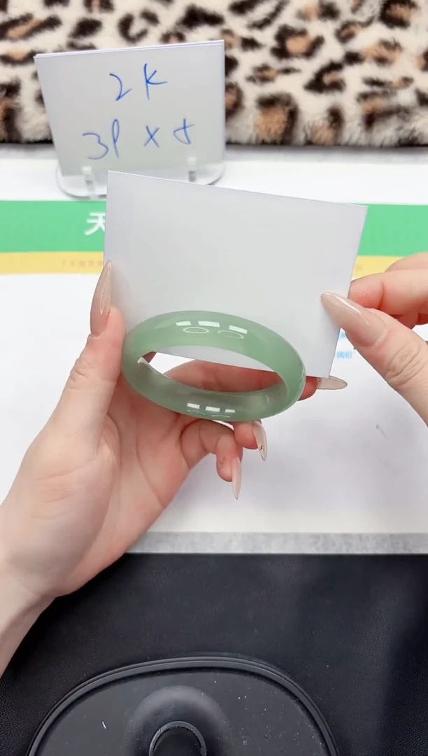 【闪购商品】石英质玉手镯未镶嵌35-60