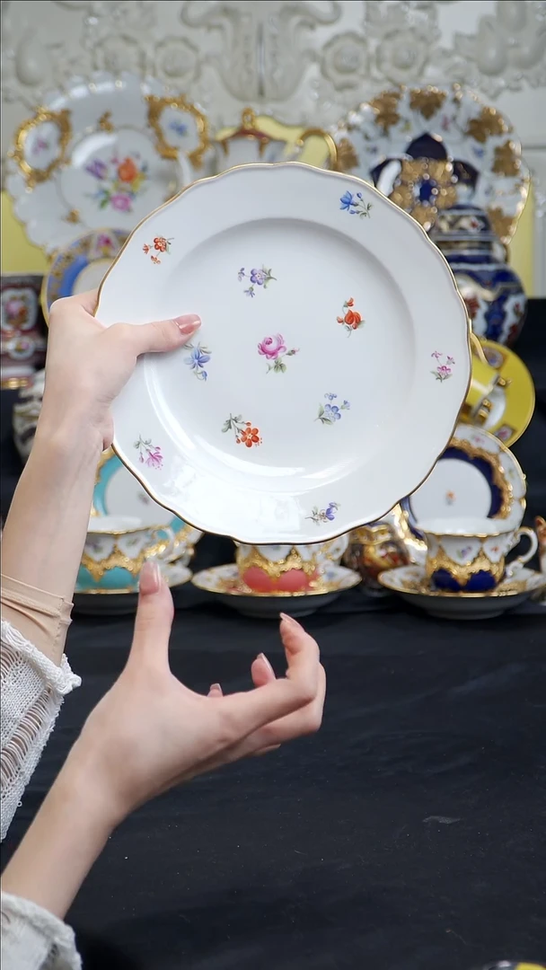 骨瓷婷婷中古器物如图所示44