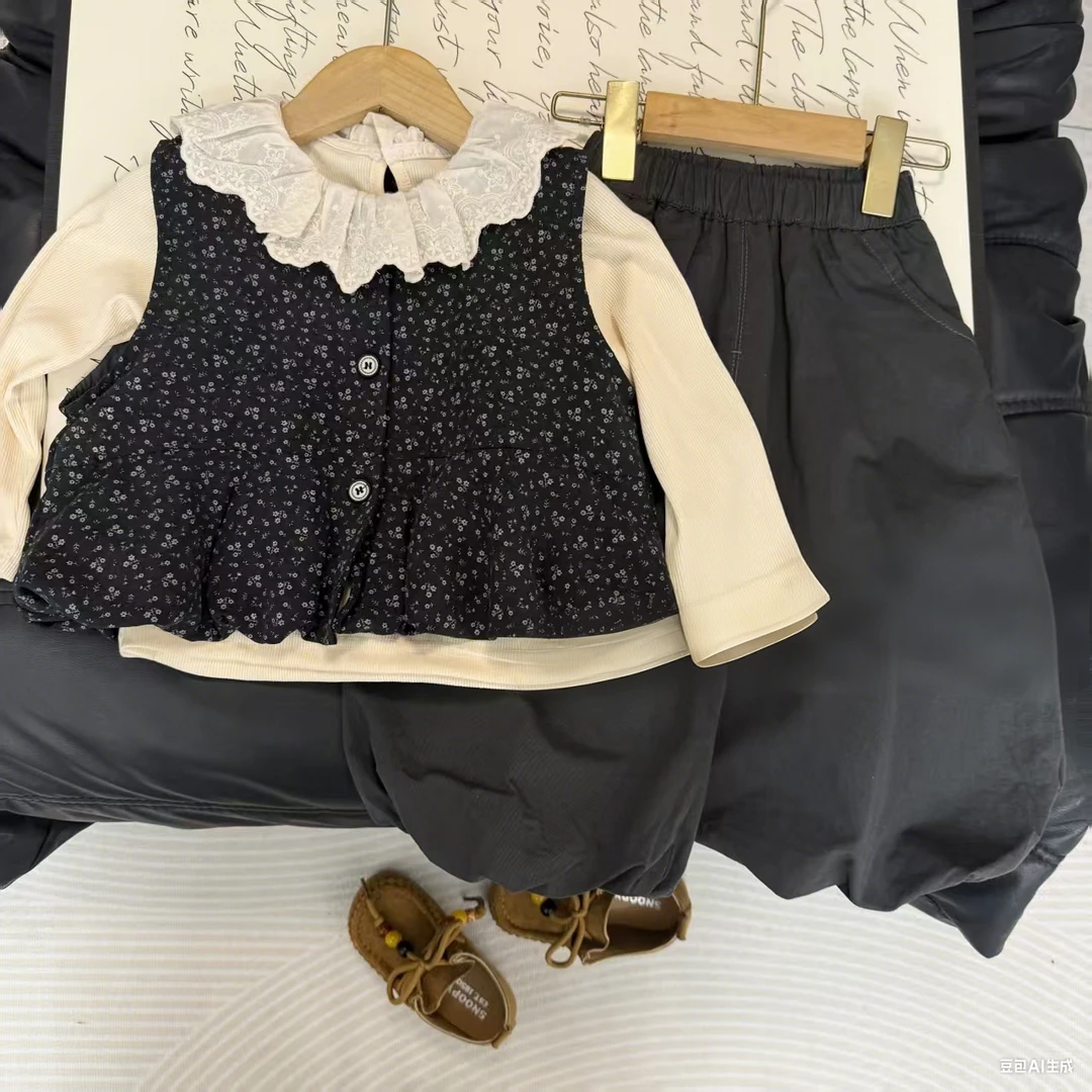 女童韩版亲子款2025秋上新花边打底衫碎花马甲灯笼裤套装三件套