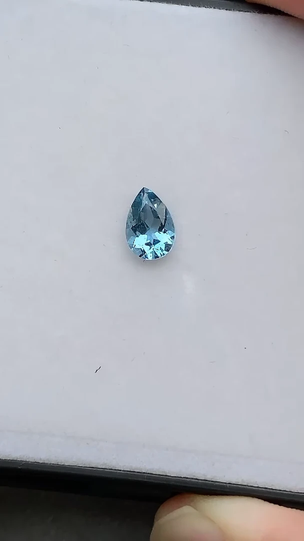海蓝宝石笔搁未镶嵌0.6CT