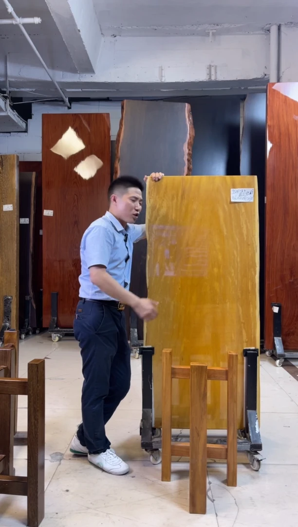 JSN-32金丝楠木146*65.5*7.5加黄三角支架*2