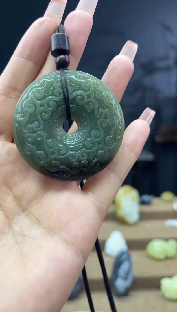 颈饰未镶嵌和田玉1