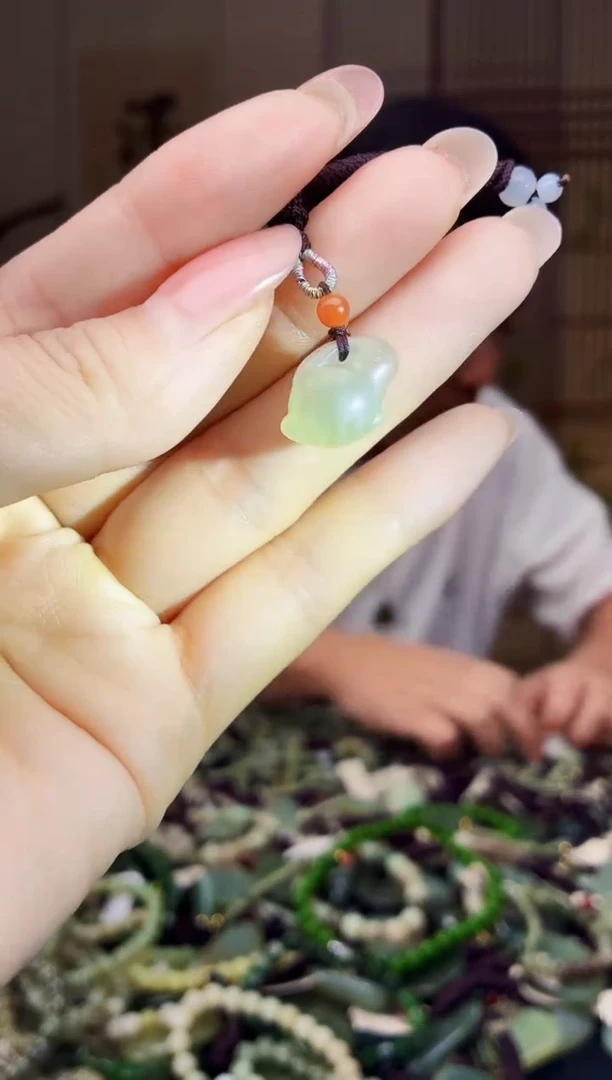 颈饰未镶嵌和田玉多样性发货，拍一发一