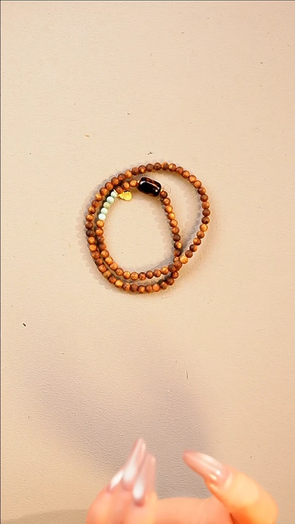 沉香手串莺歌绿棋楠4mm圆珠双圈设计款