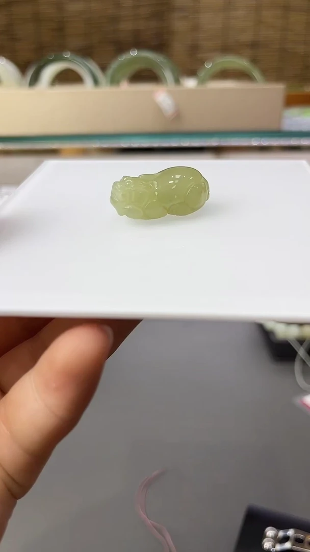 和田玉未镶嵌颈饰貔貅吊坠