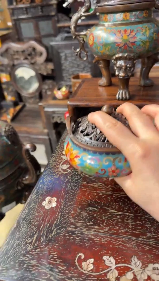 木珐琅彩浅蓝扁香炉398.888888