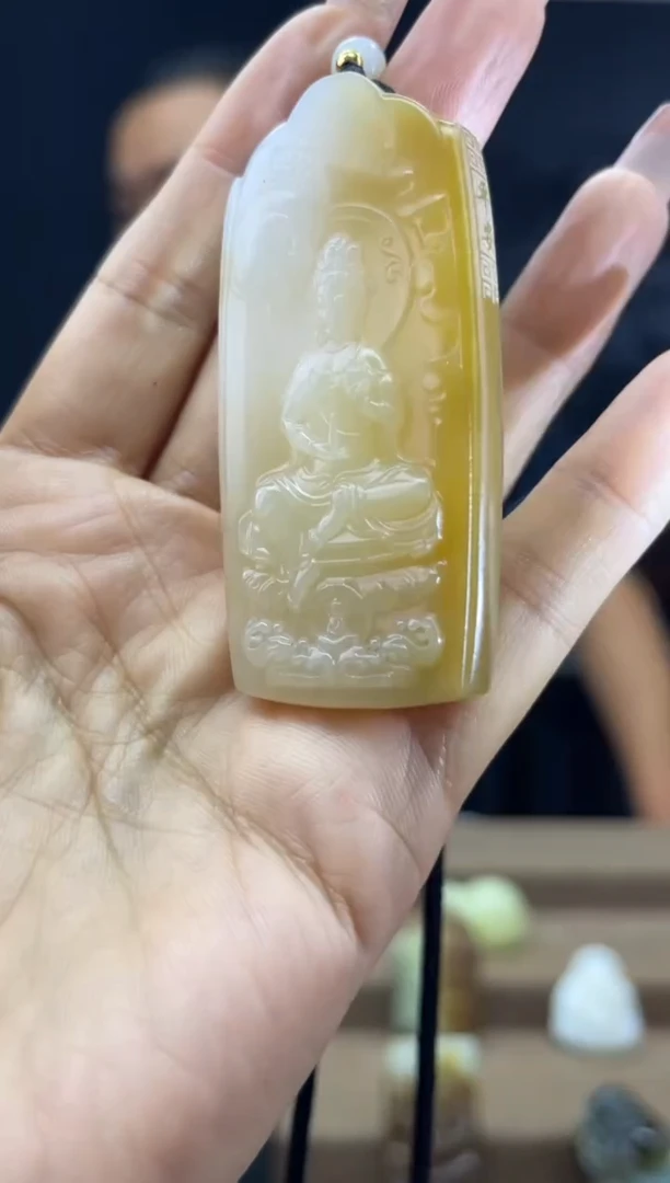 颈饰未镶嵌和田玉1