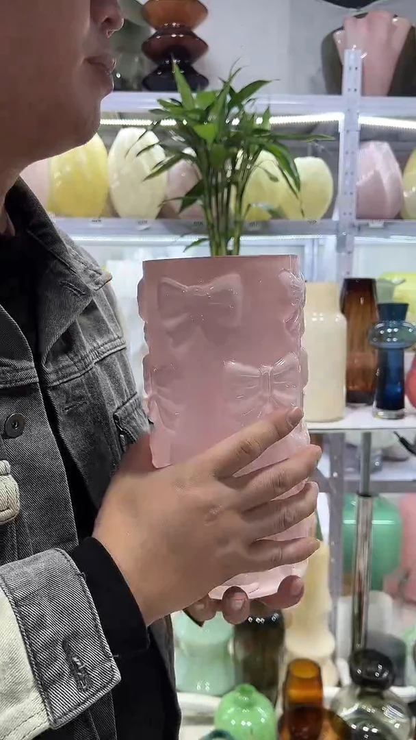 粉色蝴蝶结花瓶..........