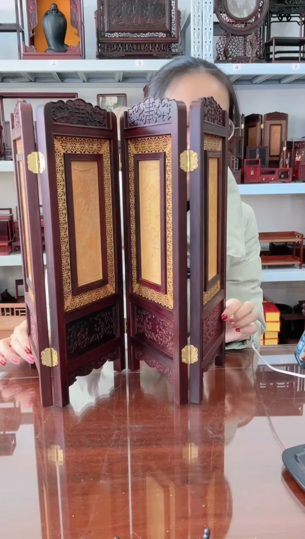 【闪购商品】交趾黄檀（大红酸枝）加小叶黄杨屏风  380