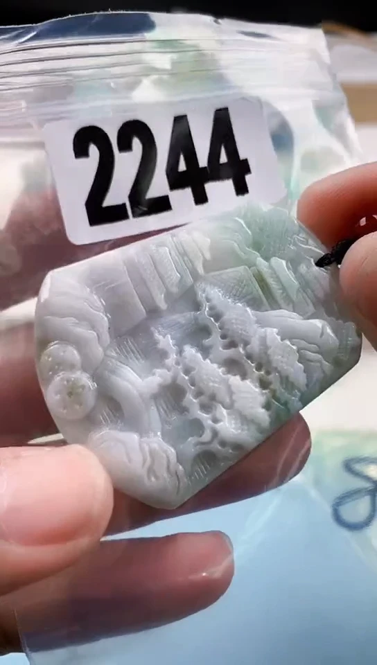 【闪购商品】翡翠挂件未镶嵌天然翡翠吊坠挂件