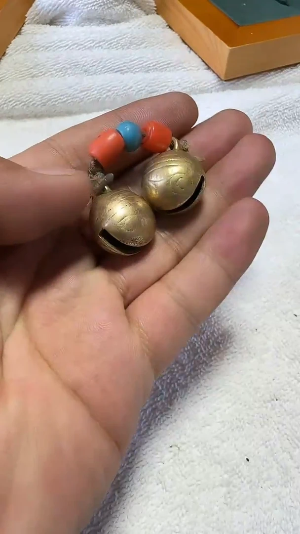 一对铃铛一对铃铛