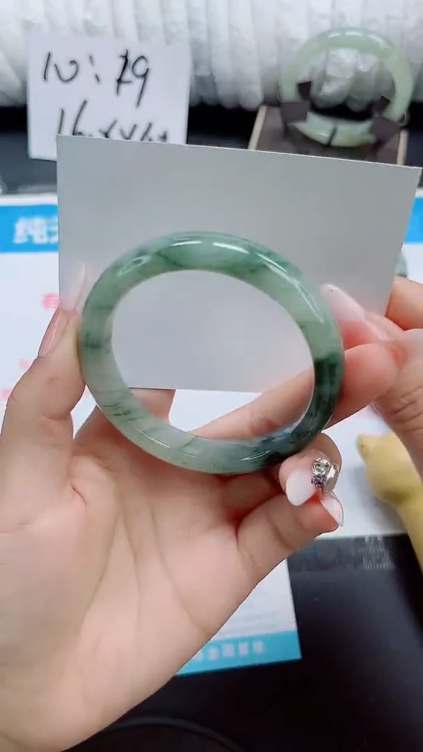 石英质玉手镯未镶嵌b119-圈口57.8