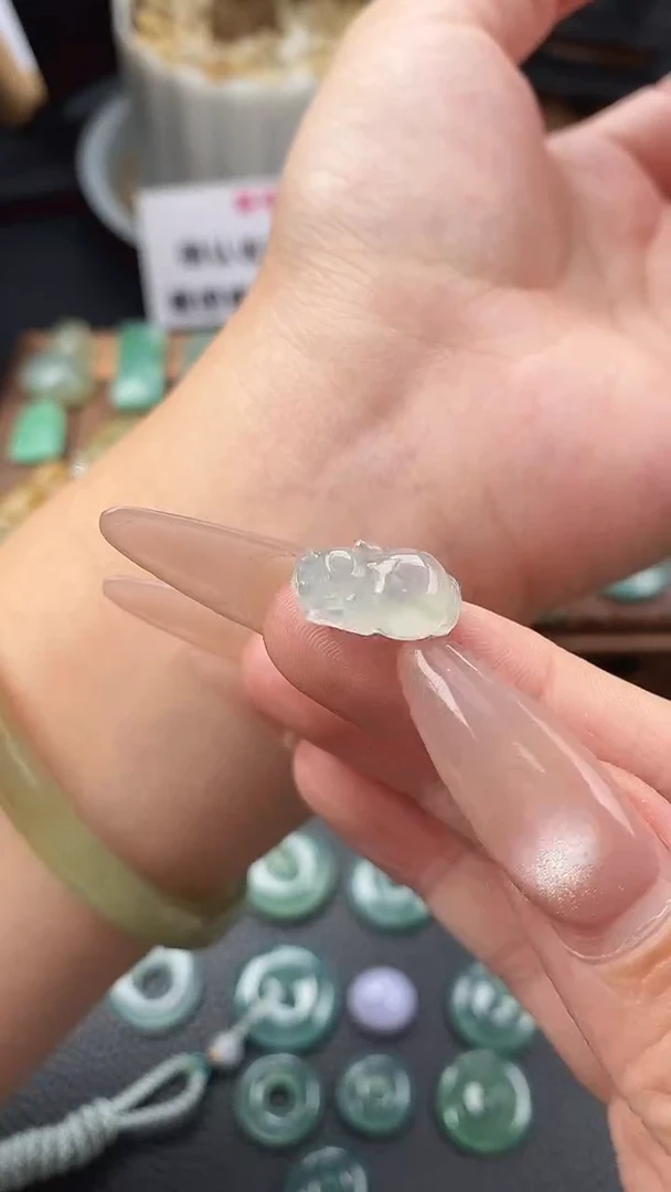 颈饰未镶嵌翡翠金蟾
