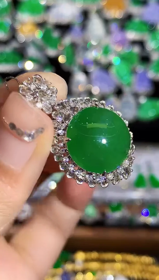 吊坠(不含链)18K金镶嵌翡翠多样性发其一