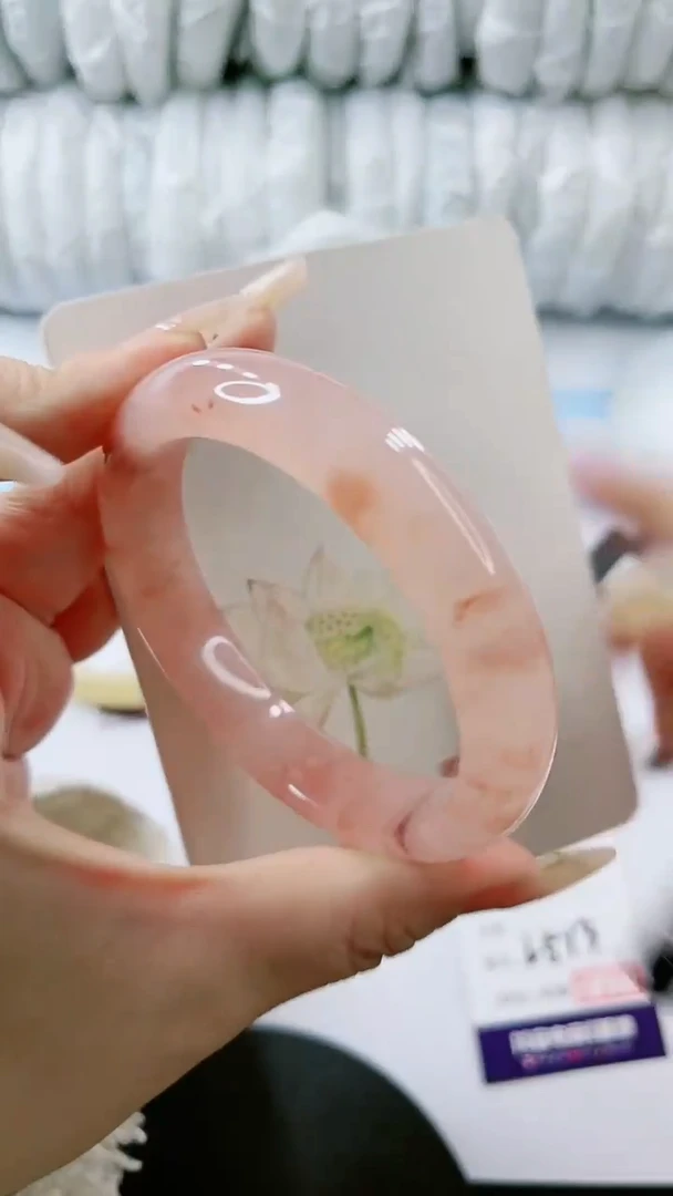 【闪购商品】石英质玉手镯未镶嵌多样性发货L513