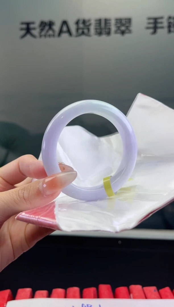 翡翠手镯未镶嵌翡翠手镯