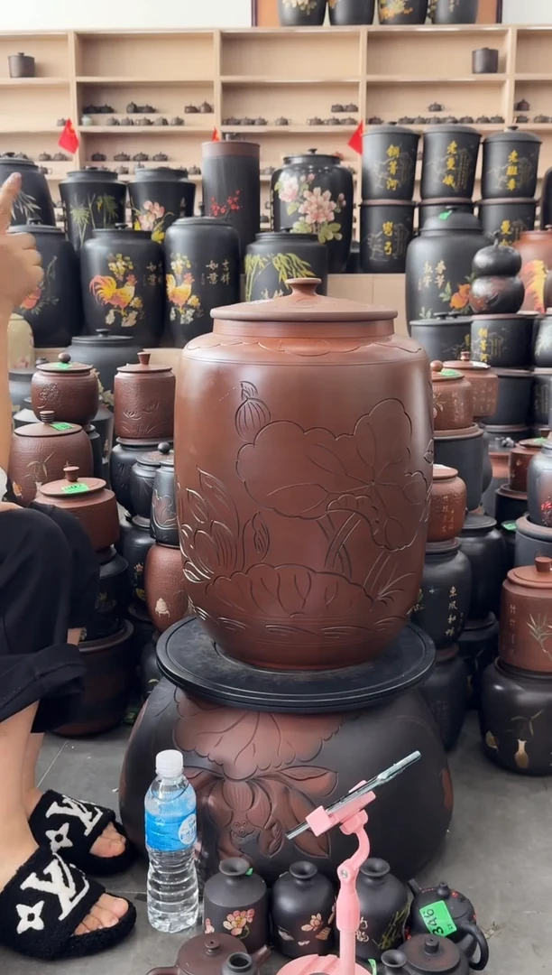 罐完品 线雕古铜色荷花三号茶缸高52cm  韩  326