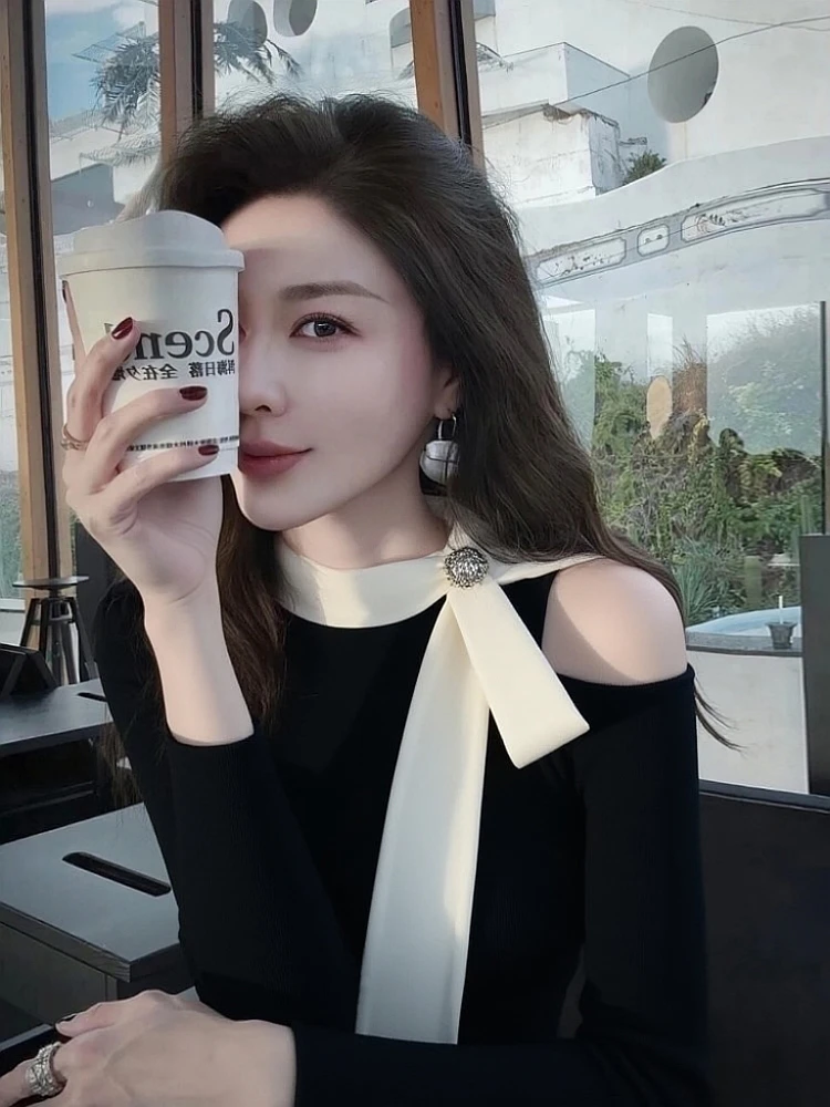 法式轻奢黑色露肩针织打底衫女内搭高级设计感秋冬季绝美长袖上衣