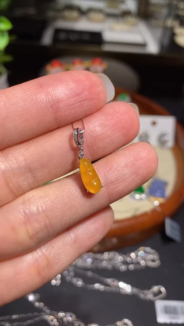 【闪购商品】翡翠吊坠(不含链)18K金镶嵌吊坠