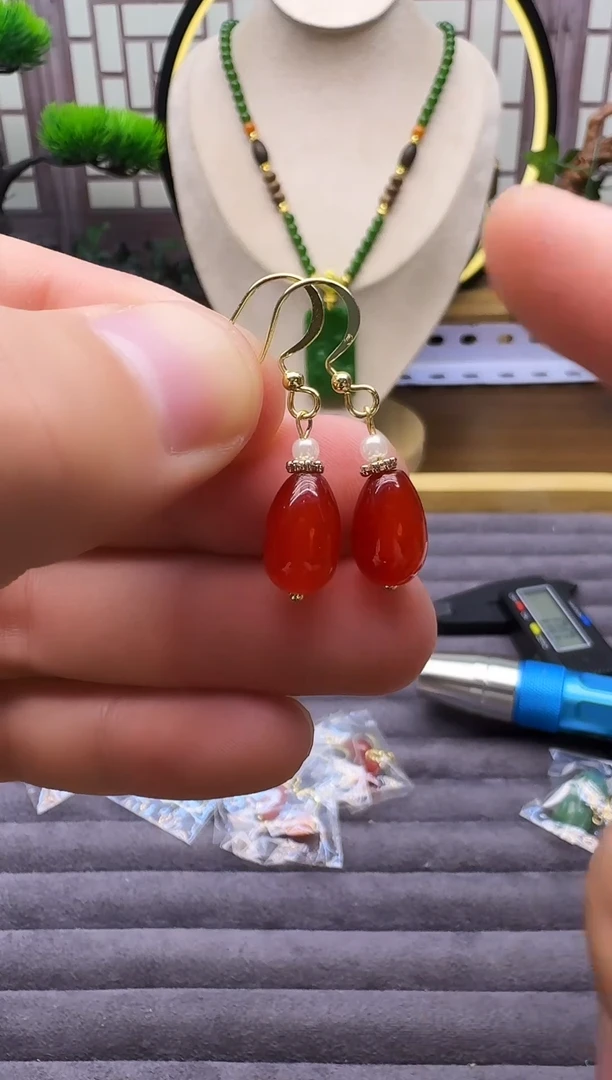 14K金镶嵌南红玛瑙耳饰E174