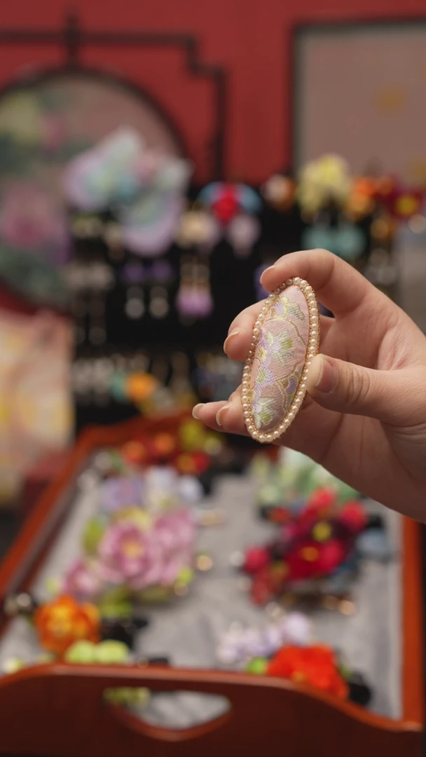 刺绣辣****妈非遗绒花手工饰品